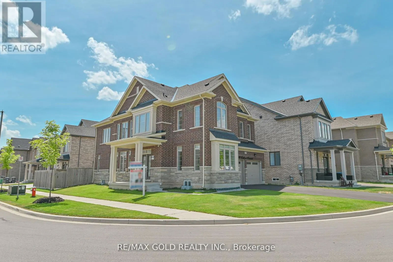 59 COBRIZA CRESCENT