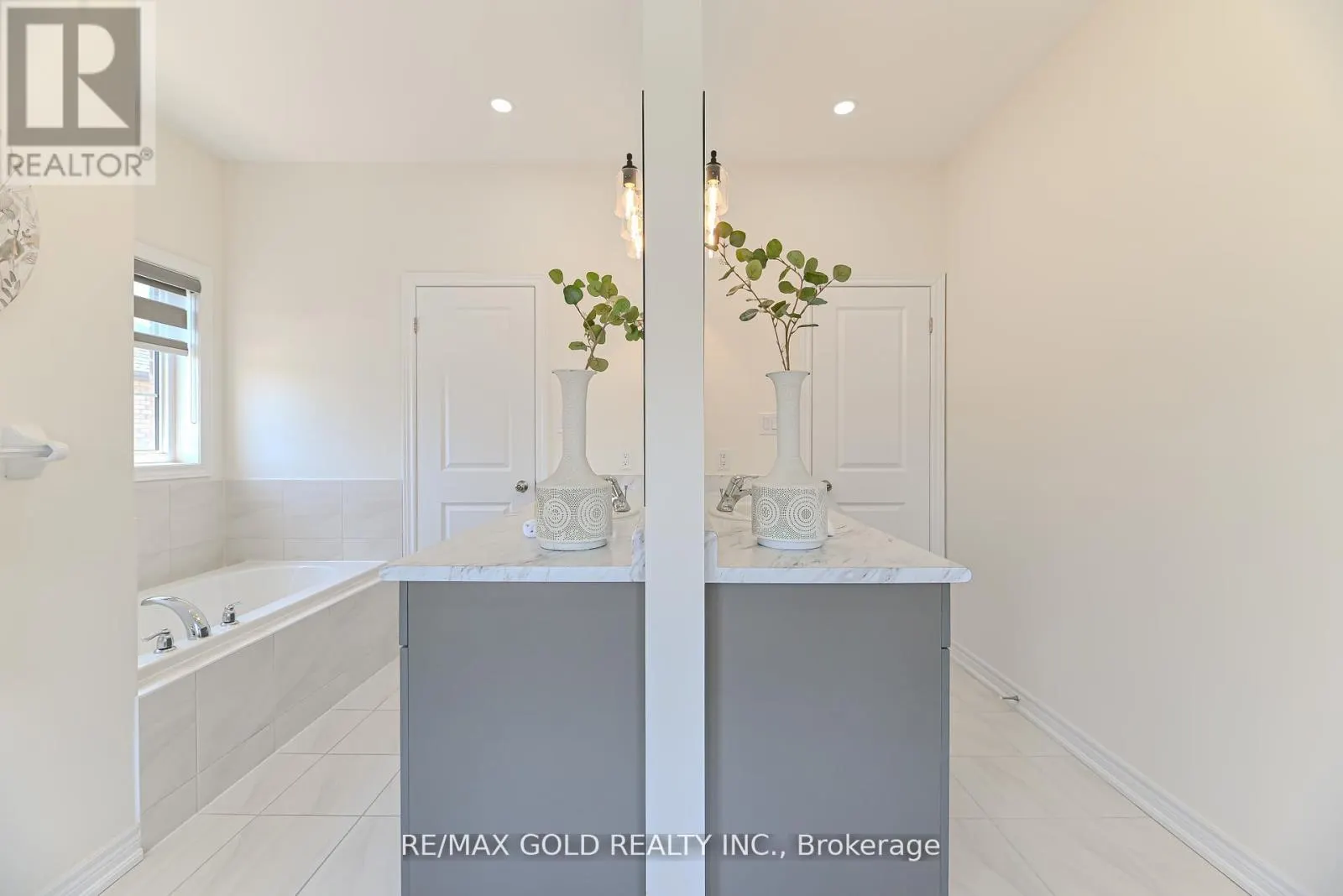 59 COBRIZA CRESCENT