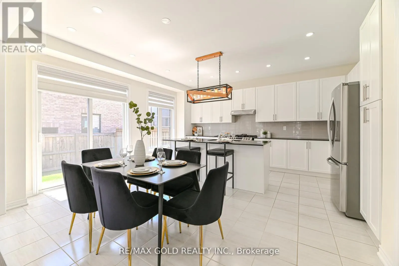 59 COBRIZA CRESCENT