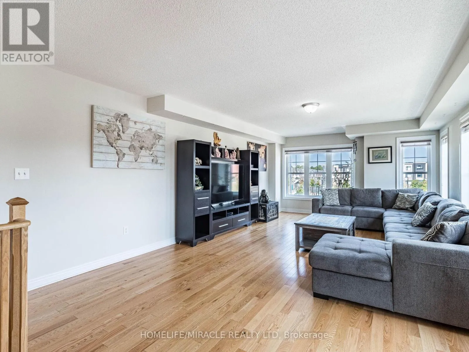 43 FINEGAN CIRCLE