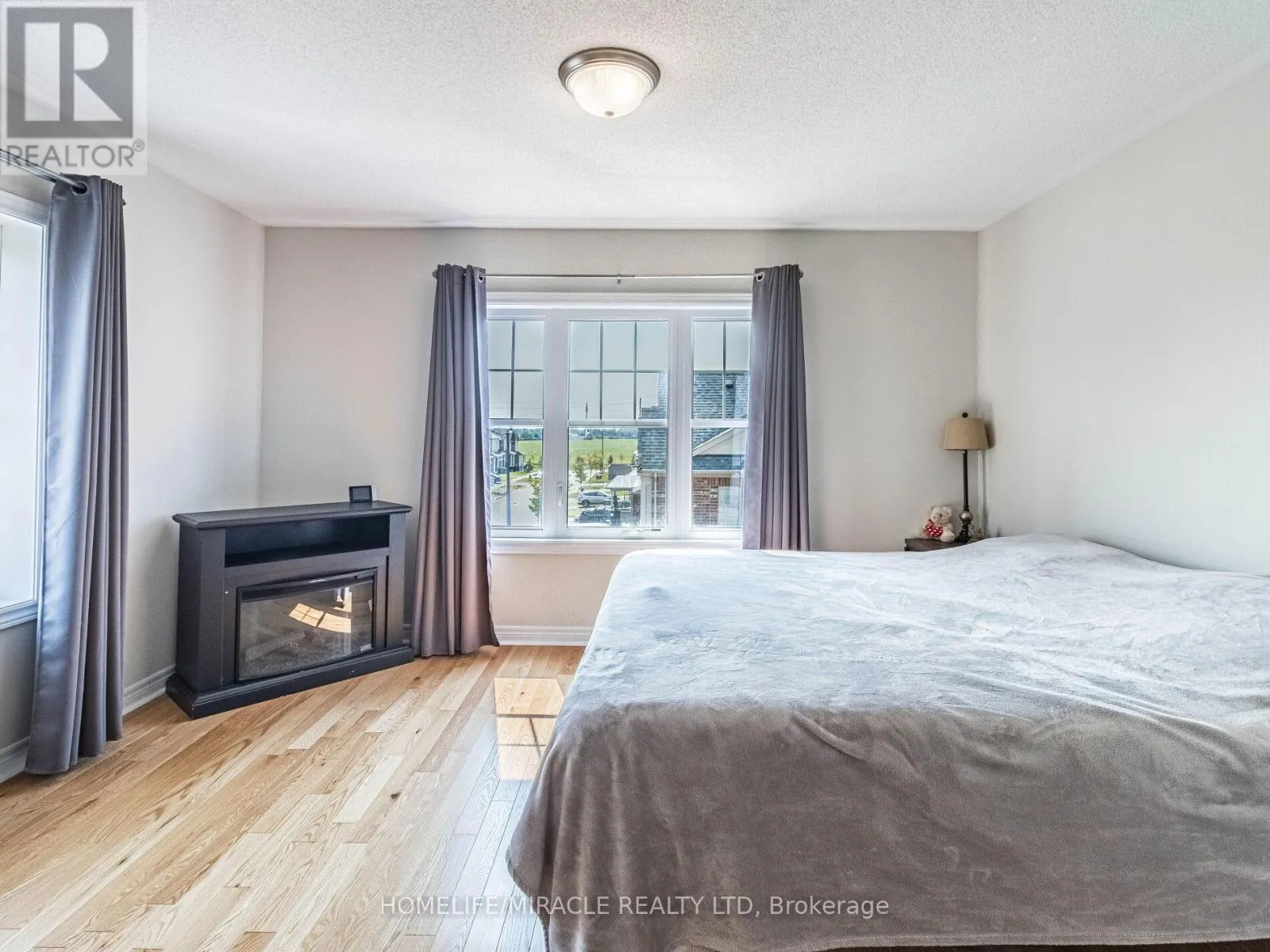 43 FINEGAN CIRCLE