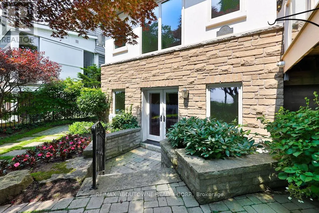 14 HOLYROOD AVENUE