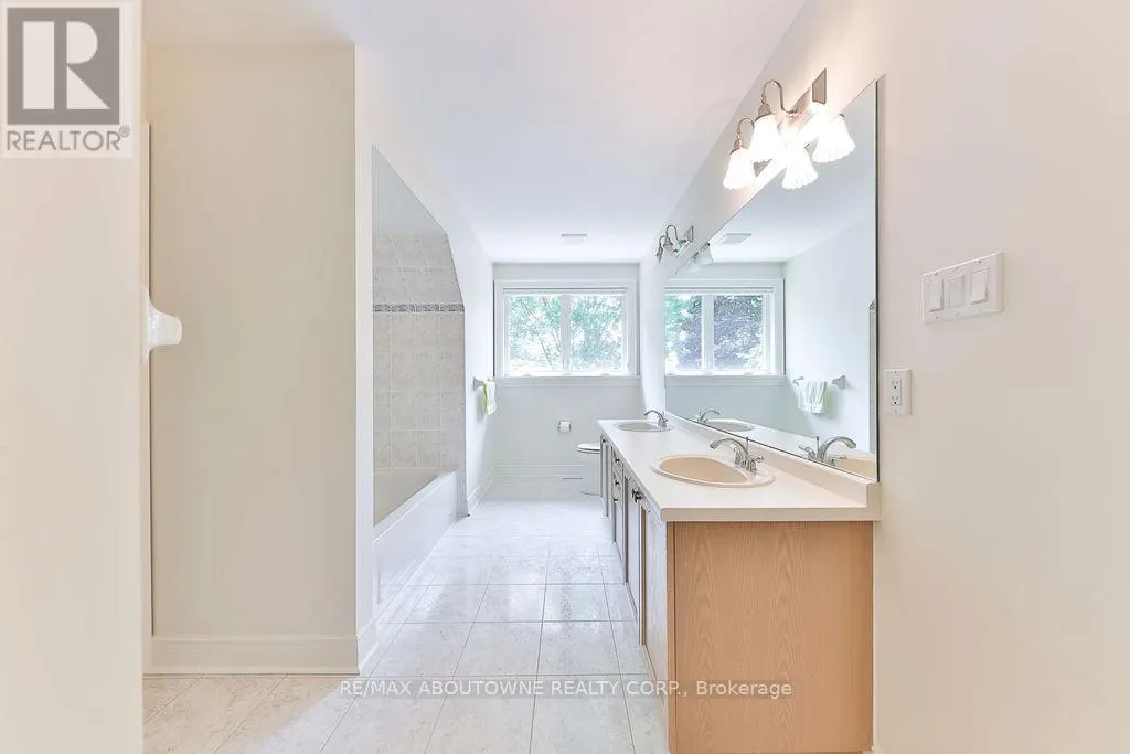 14 HOLYROOD AVENUE