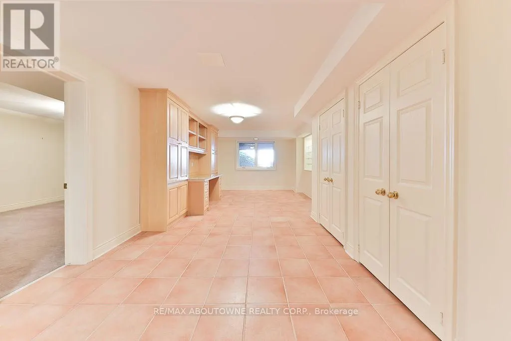 14 HOLYROOD AVENUE