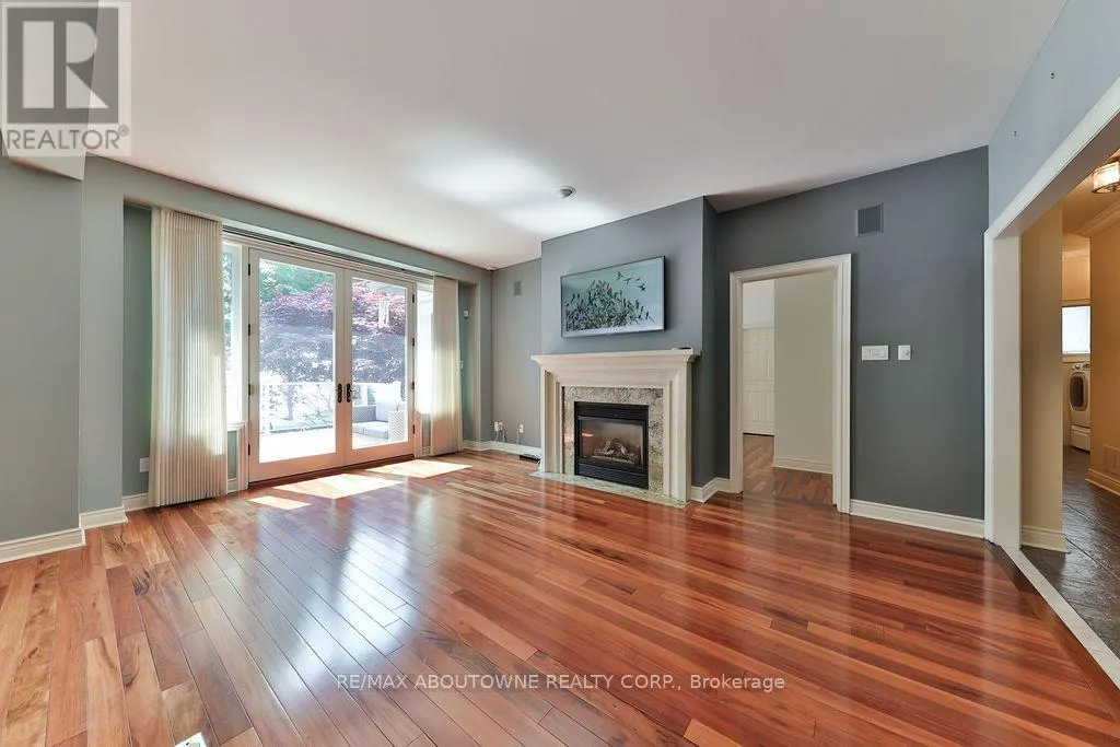 14 HOLYROOD AVENUE