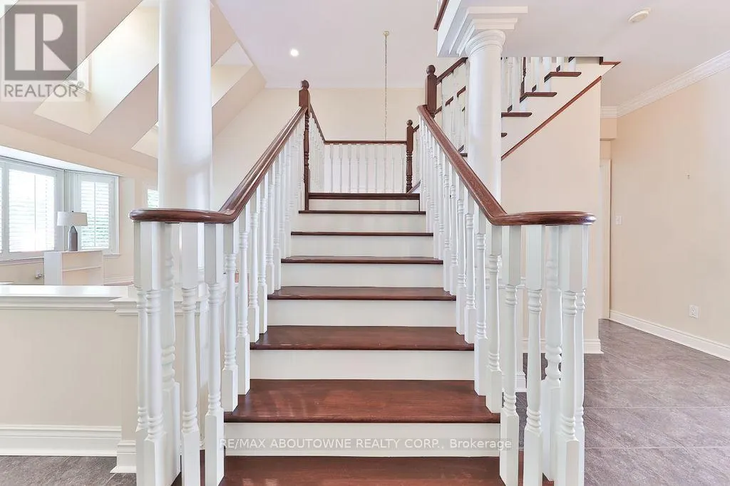 14 HOLYROOD AVENUE