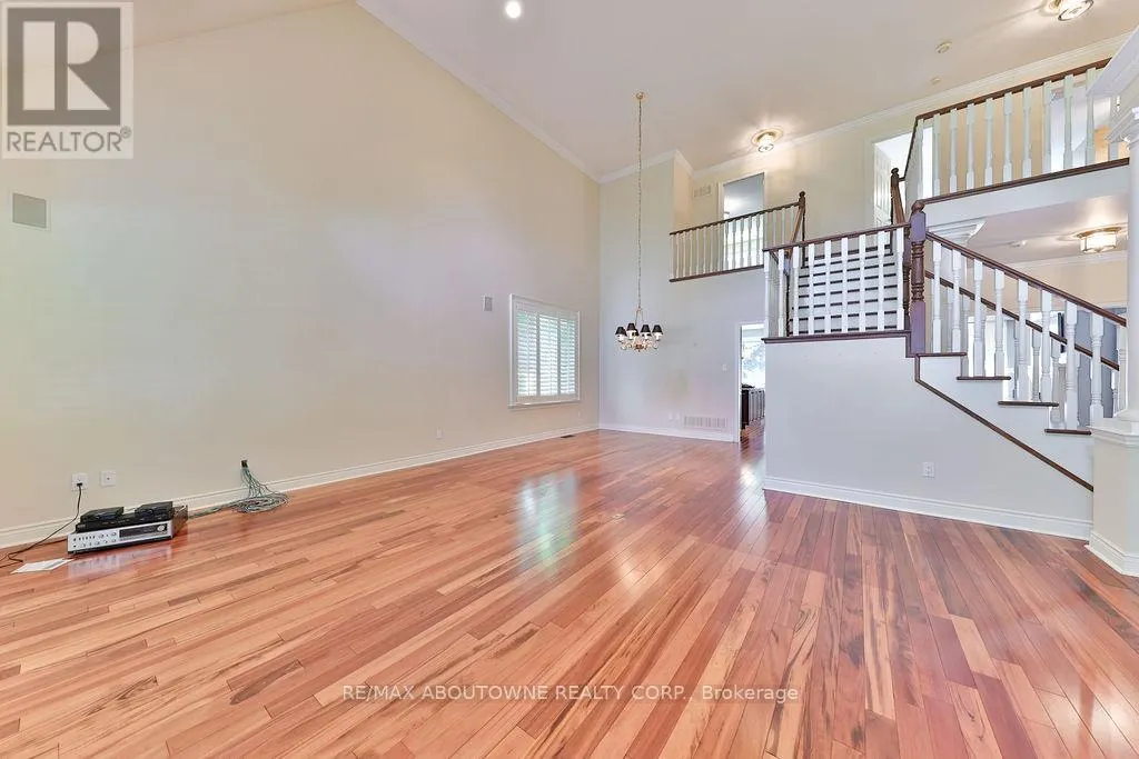 14 HOLYROOD AVENUE