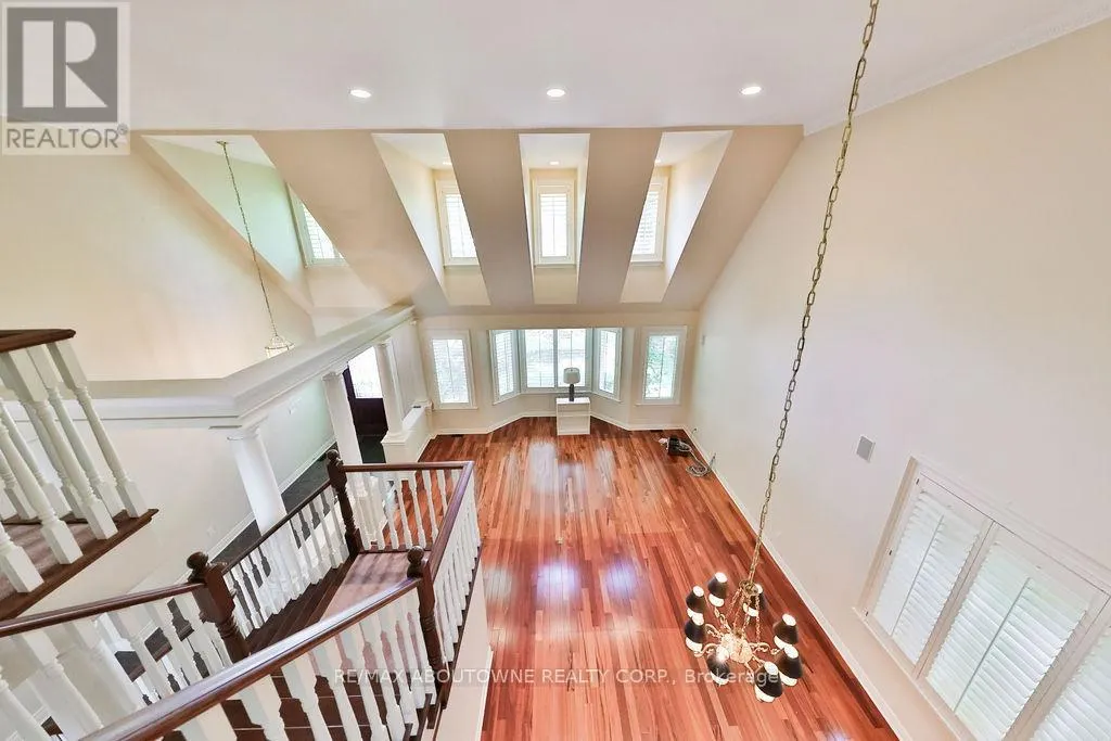 14 HOLYROOD AVENUE