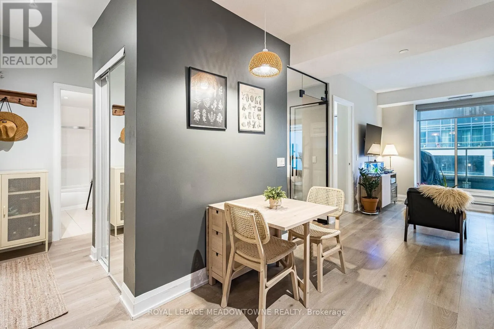 606 - 110 MARINE PARADE DRIVE