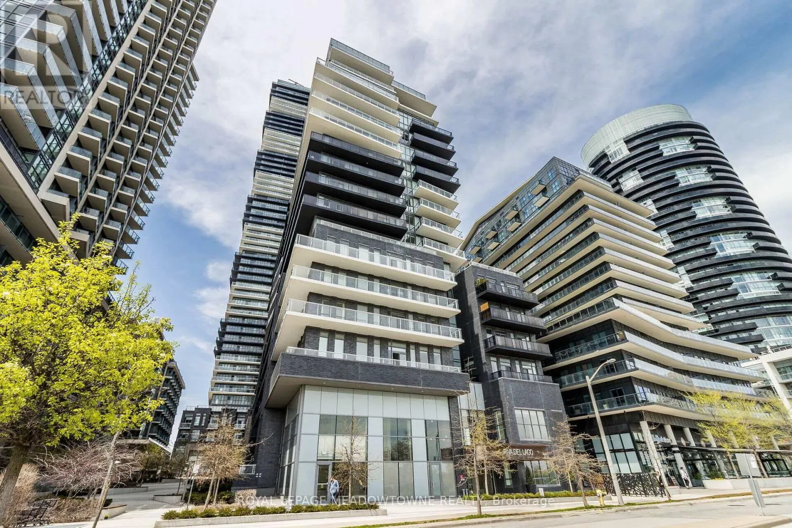 606 - 110 MARINE PARADE DRIVE