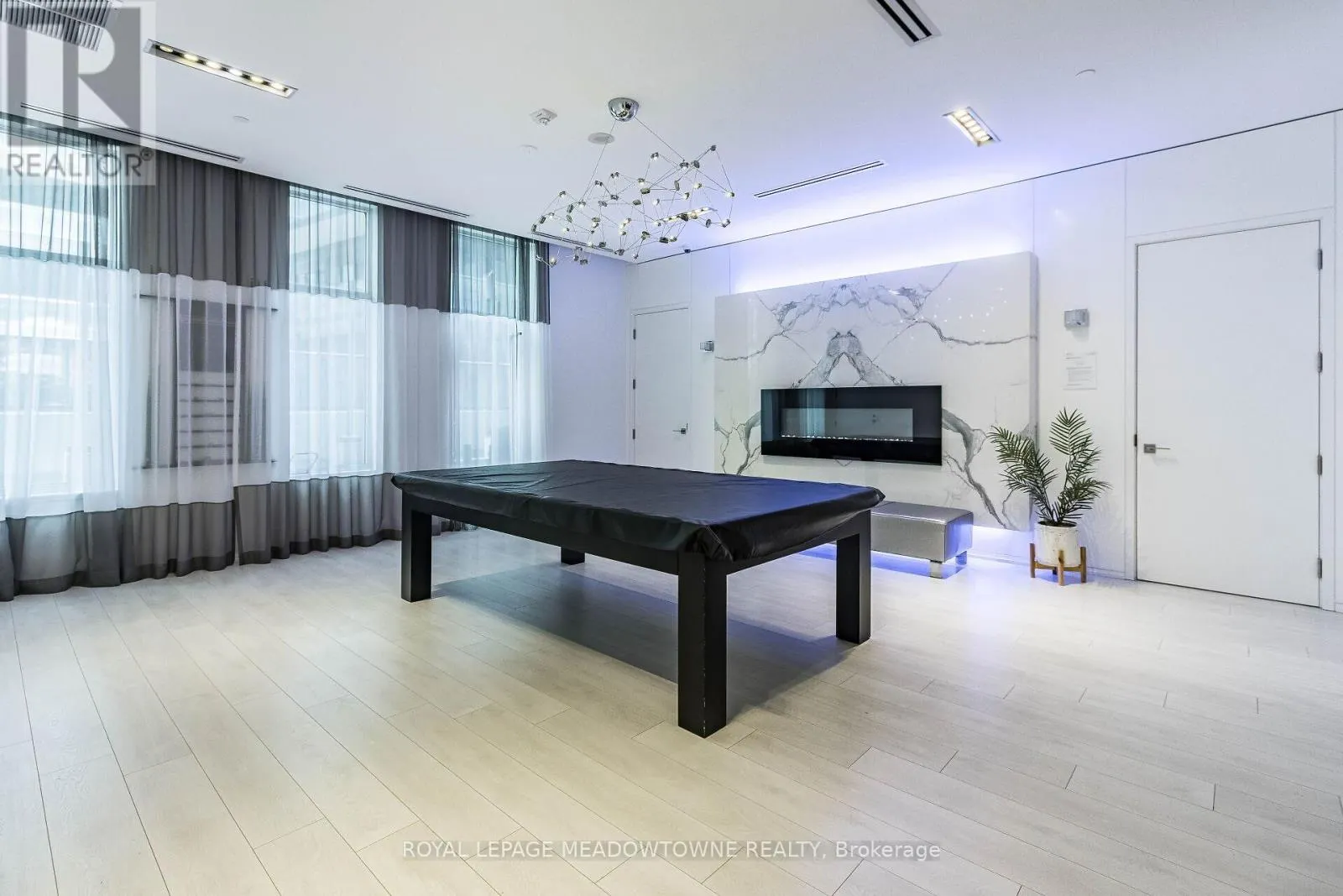 606 - 110 MARINE PARADE DRIVE