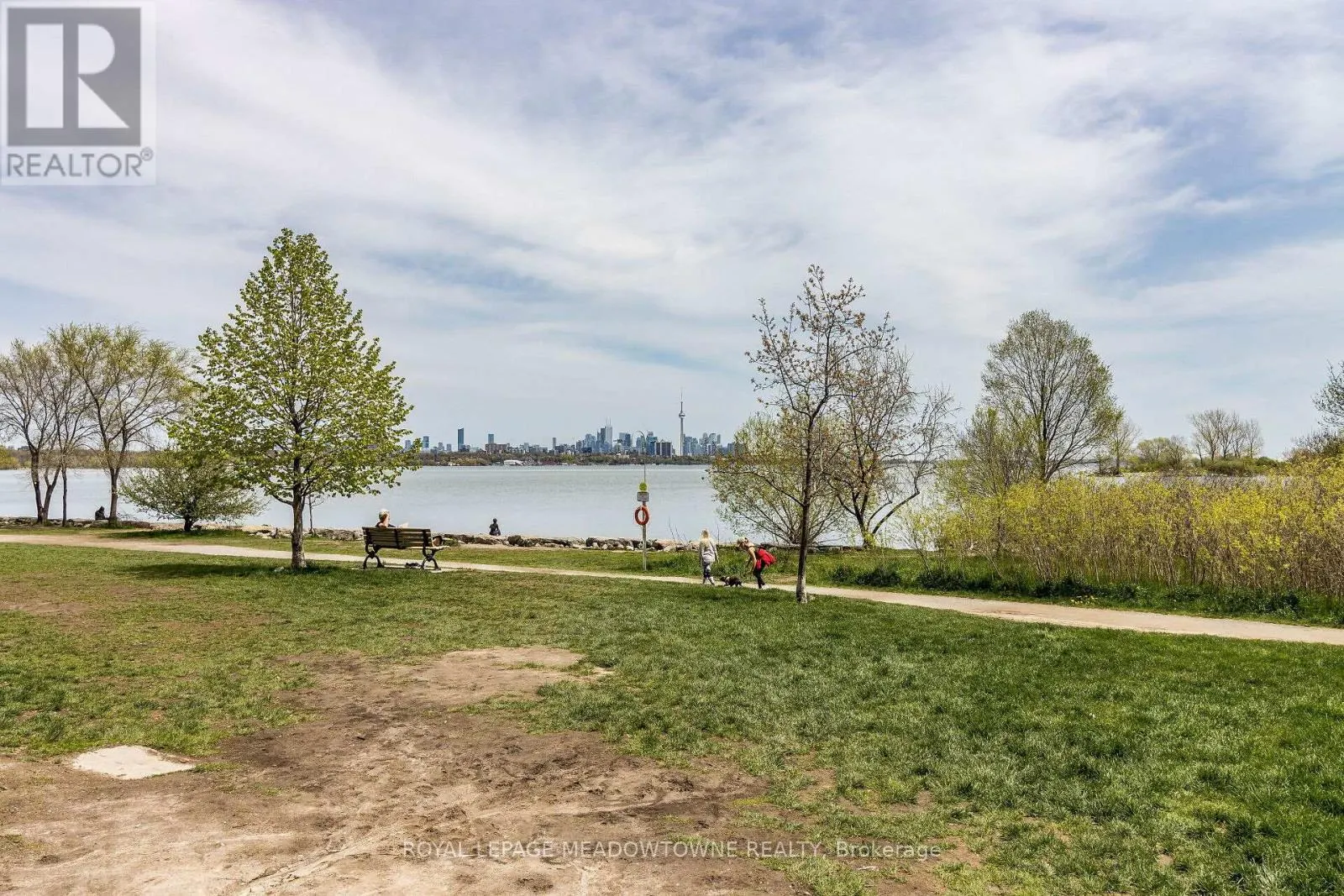 606 - 110 MARINE PARADE DRIVE