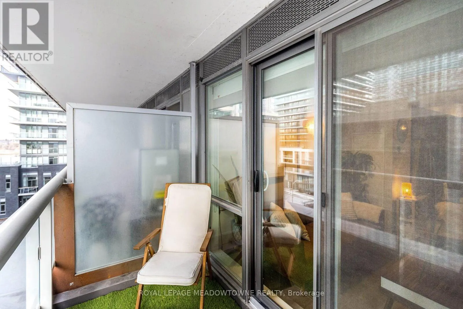 606 - 110 MARINE PARADE DRIVE