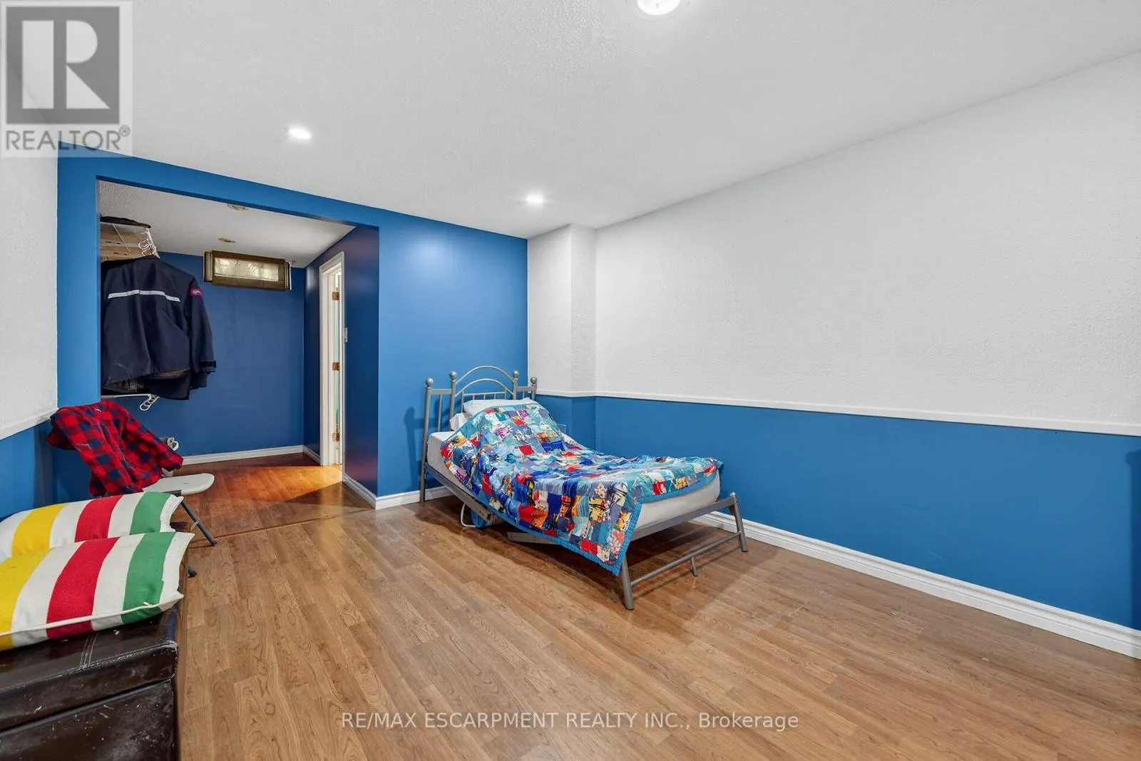 16 - 341 WILSON DRIVE