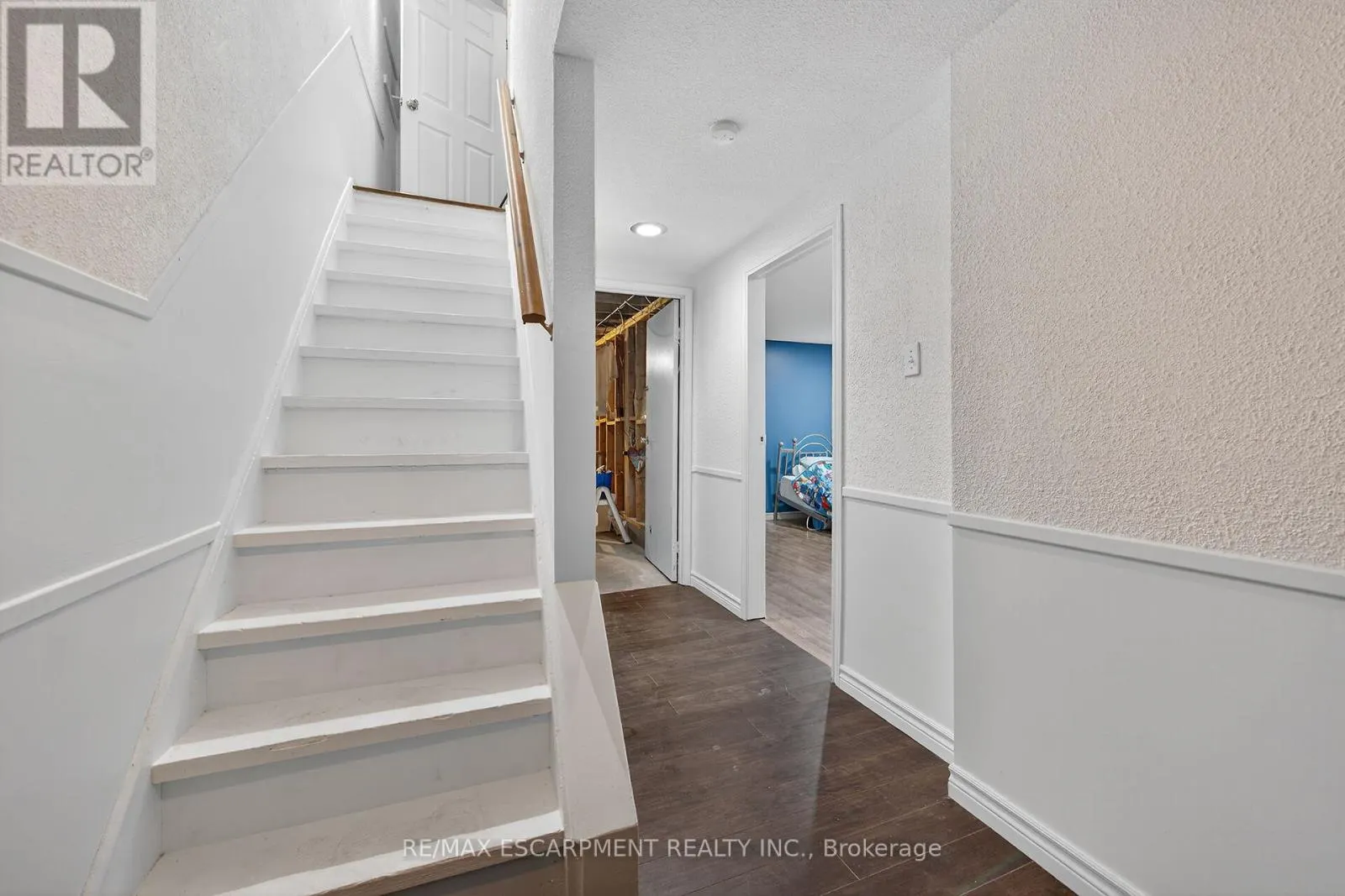 16 - 341 WILSON DRIVE