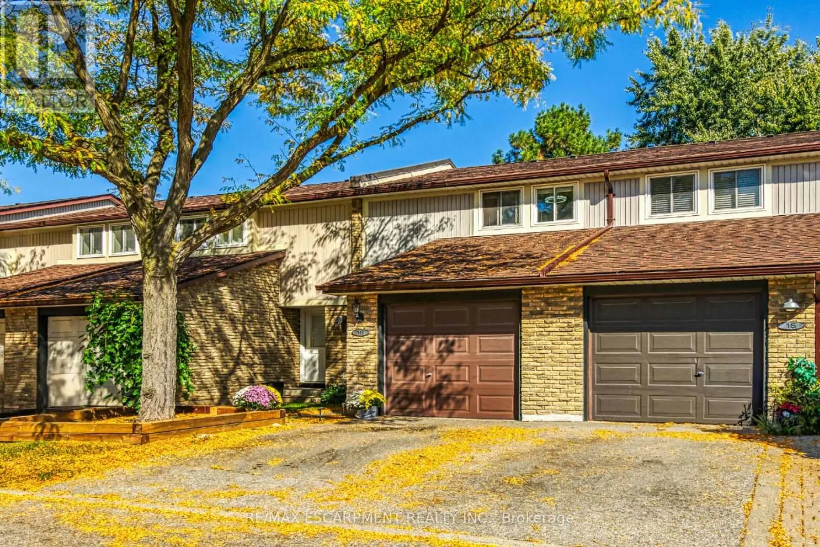 16 - 341 WILSON DRIVE