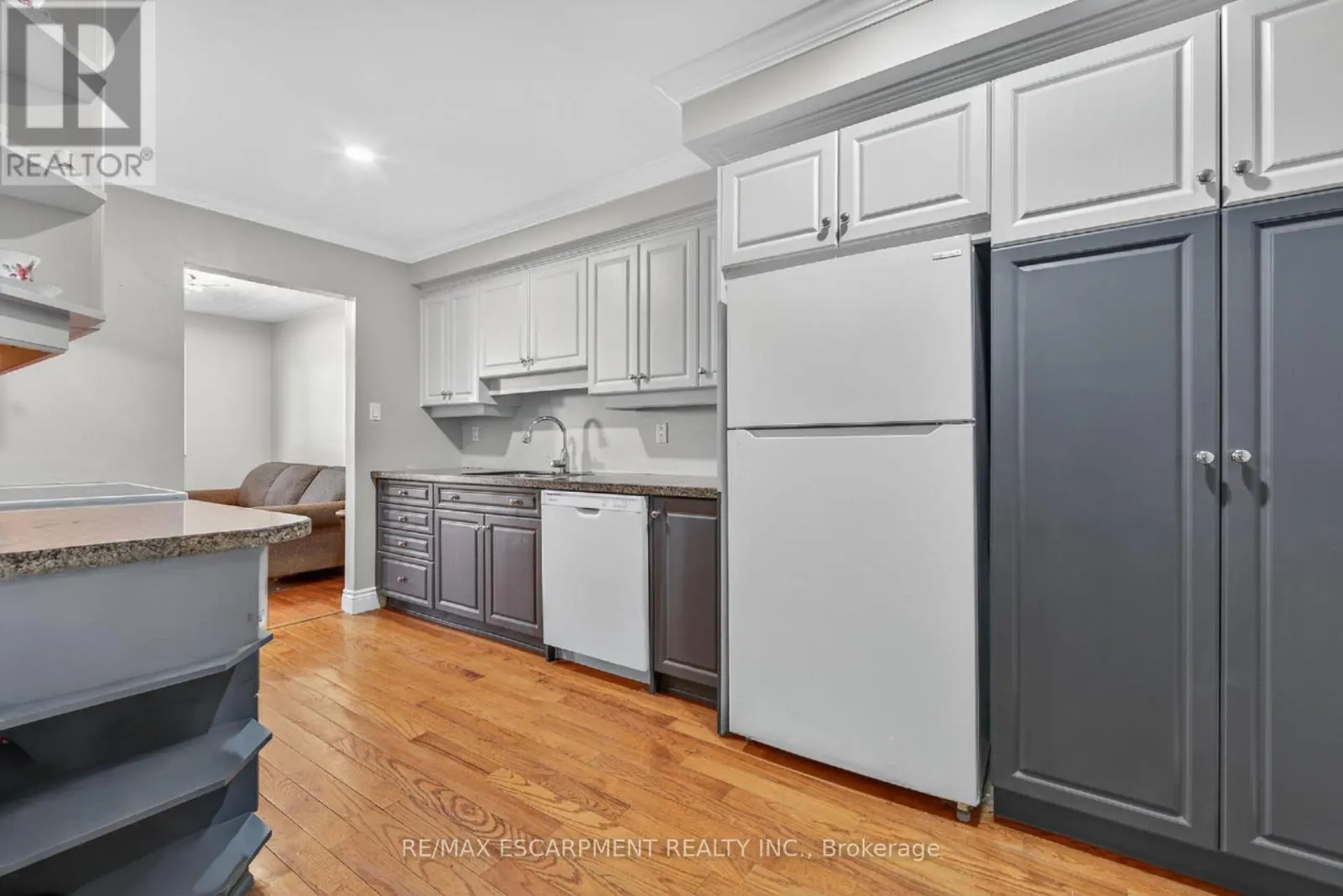 16 - 341 WILSON DRIVE