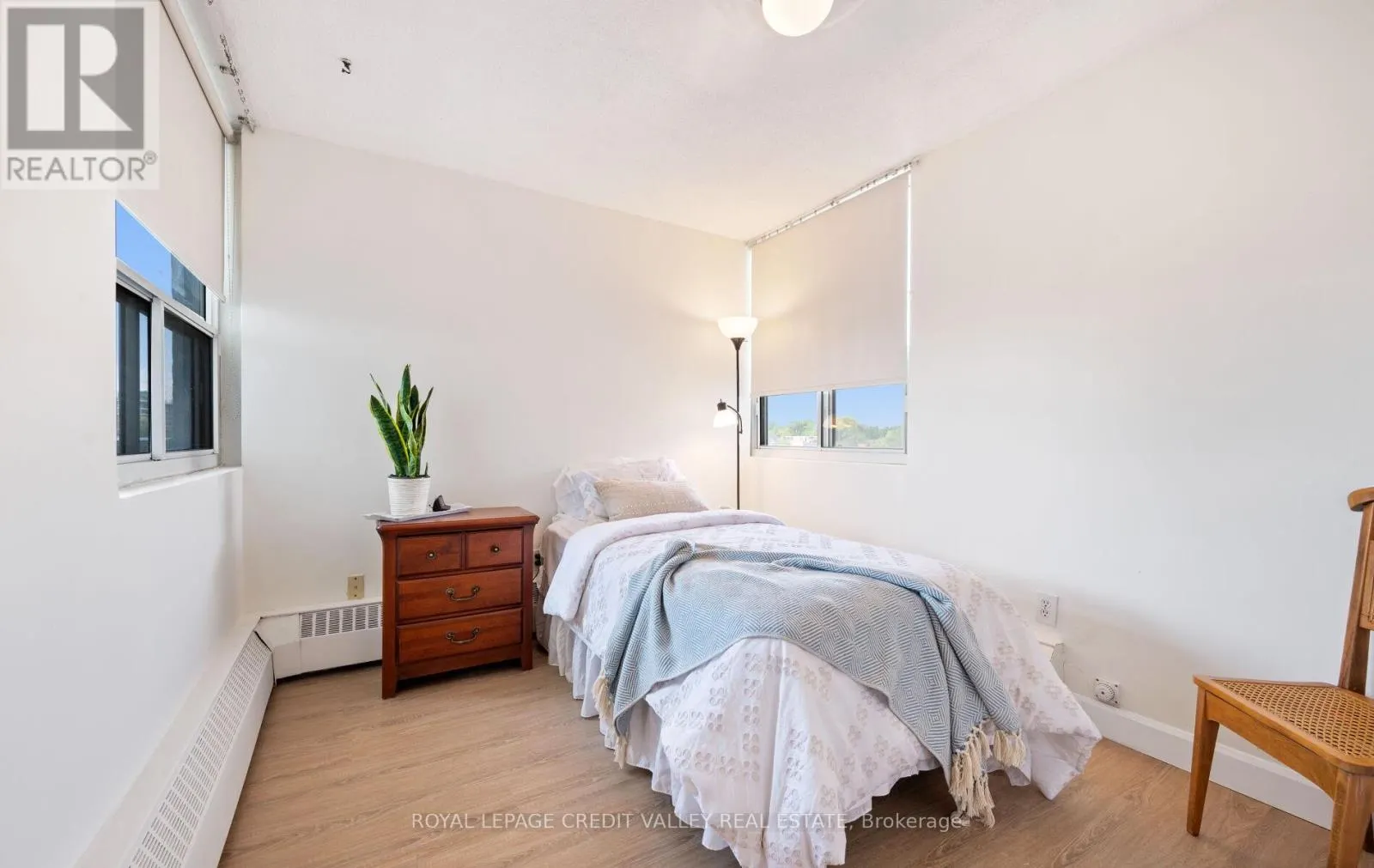 601 - 2263 MARINE DRIVE