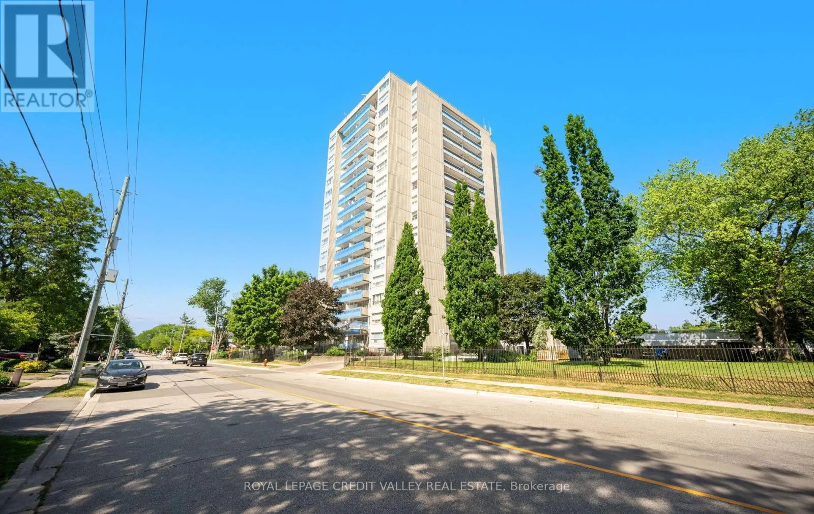 601 - 2263 MARINE DRIVE