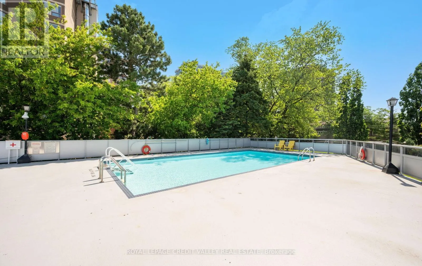 601 - 2263 MARINE DRIVE