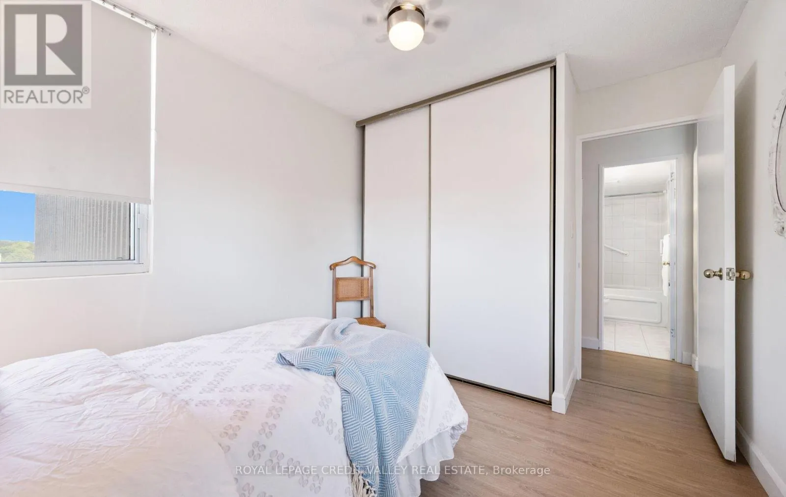 601 - 2263 MARINE DRIVE