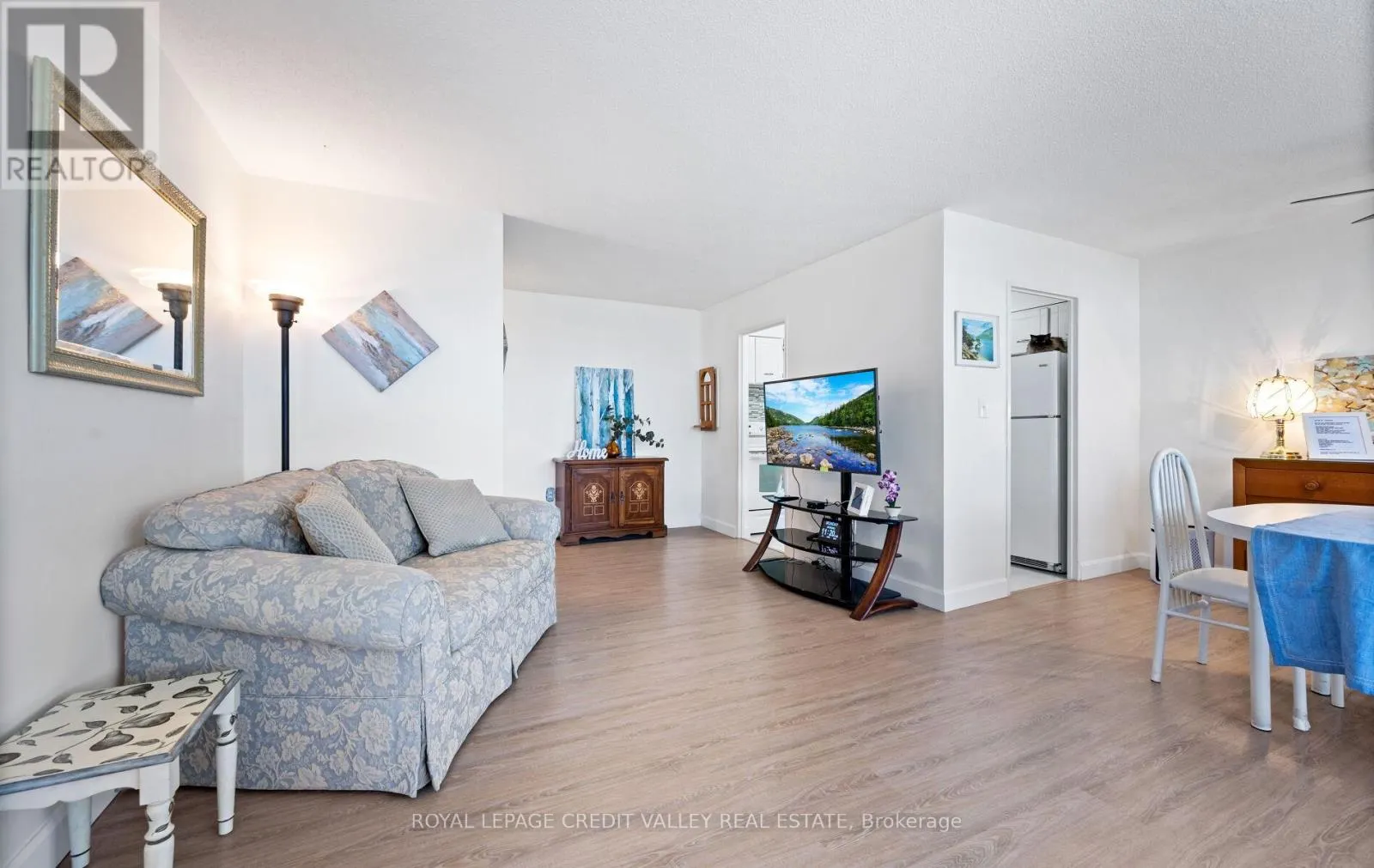 601 - 2263 MARINE DRIVE