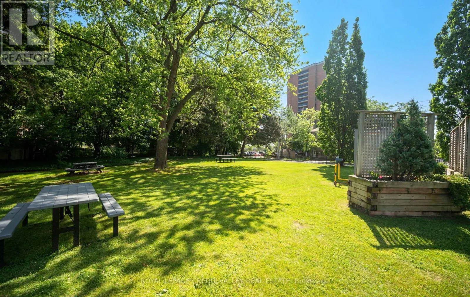 601 - 2263 MARINE DRIVE