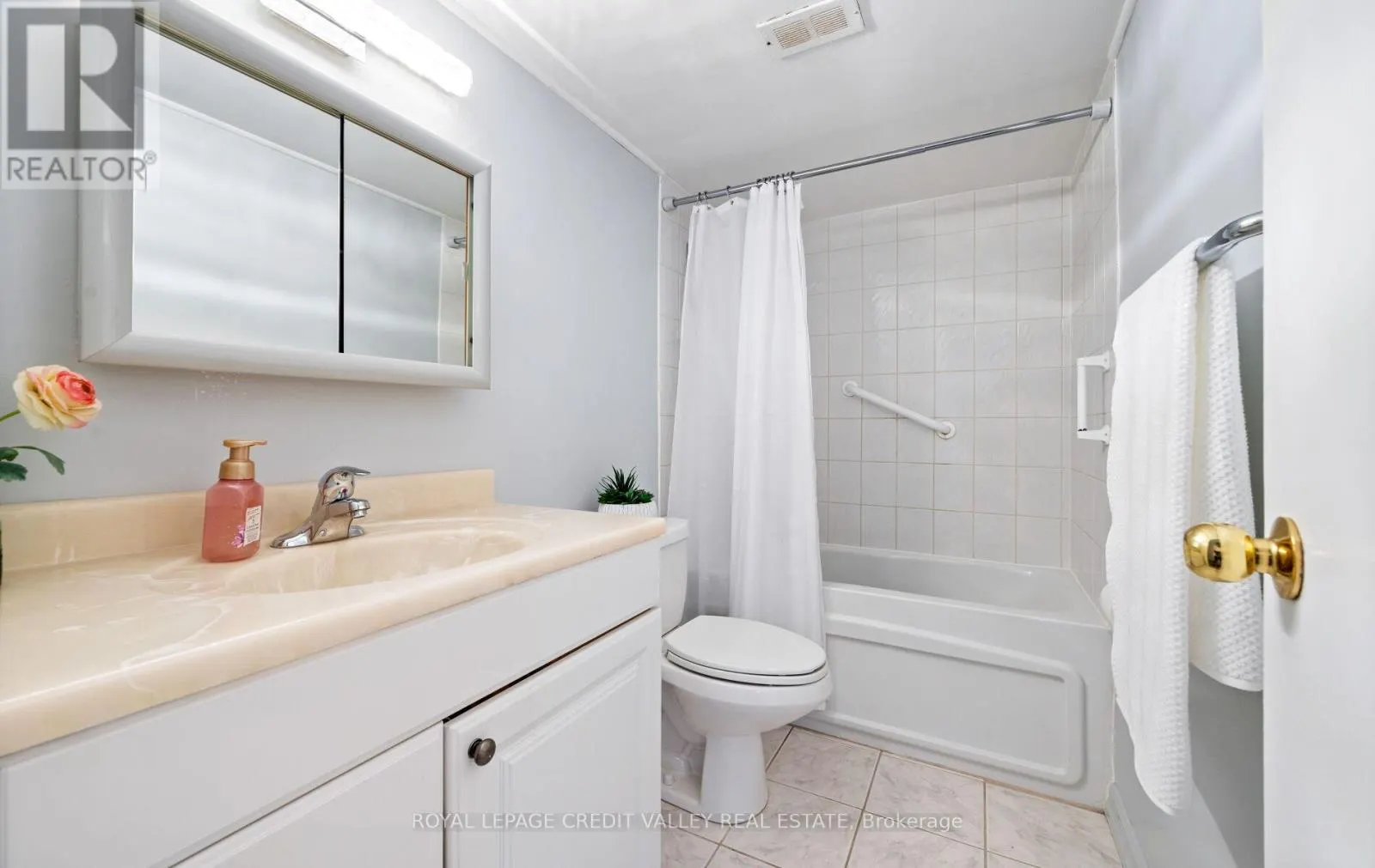 601 - 2263 MARINE DRIVE