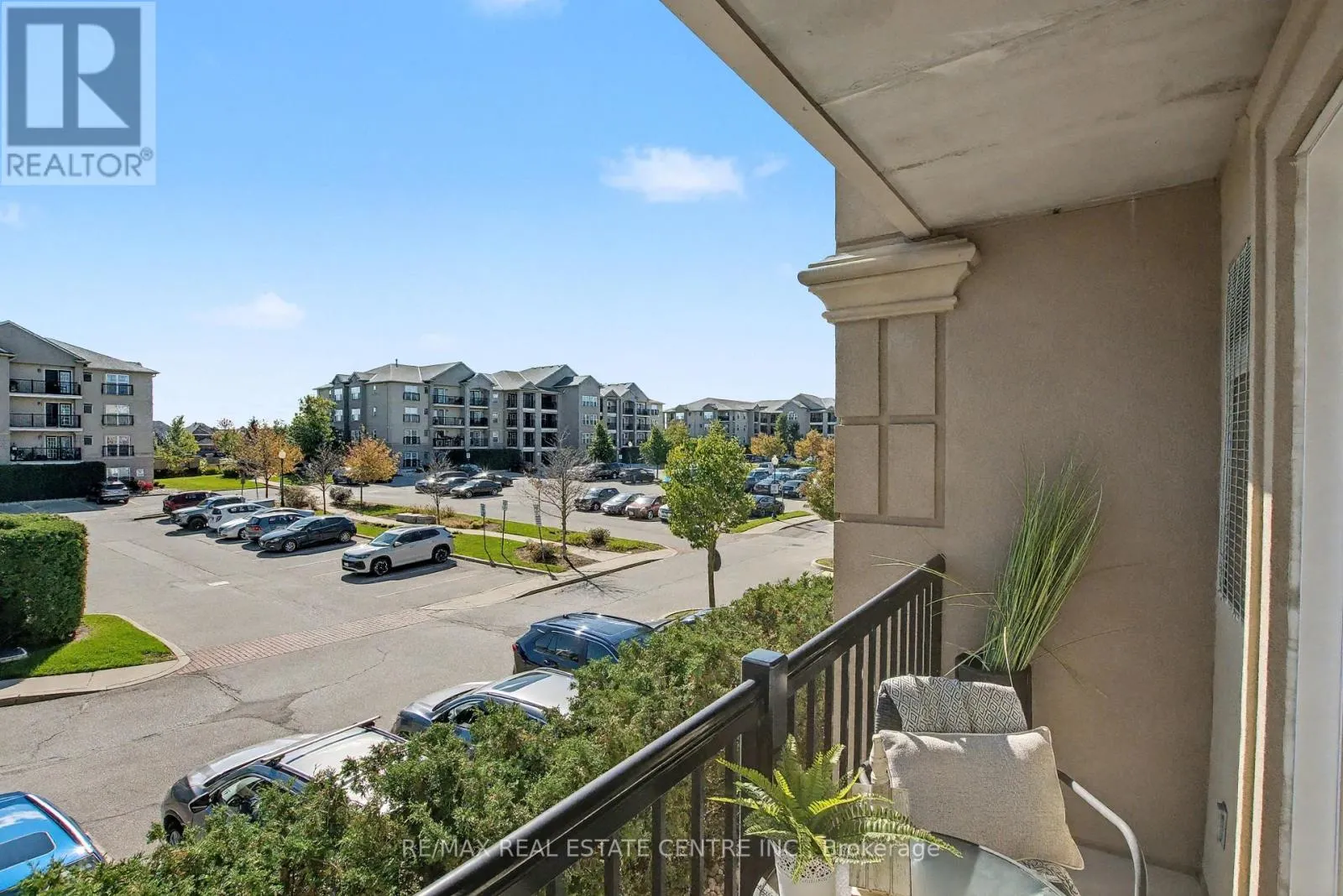 204 - 1380 MAIN STREET E