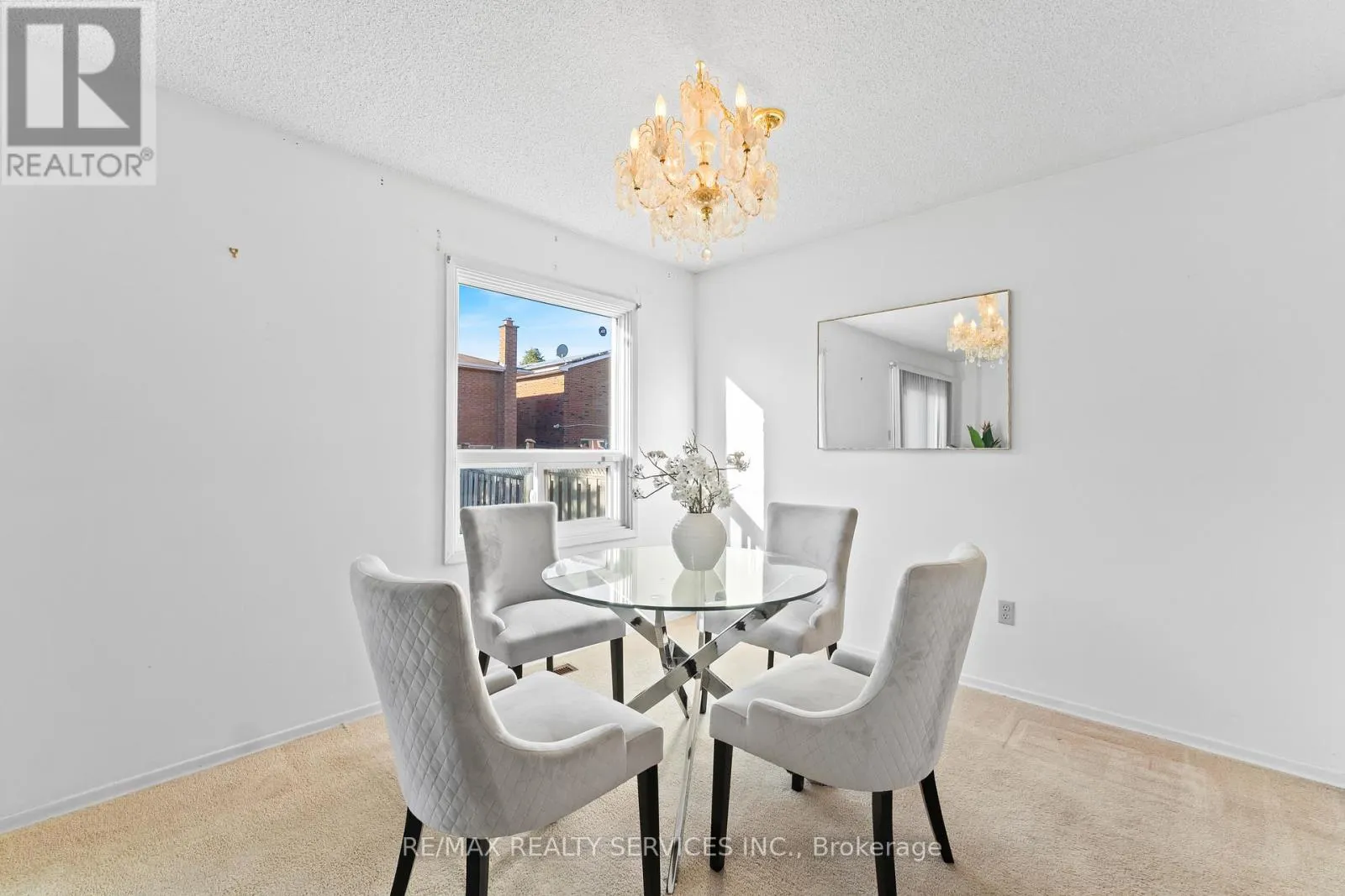 67 WILDERCROFT AVENUE