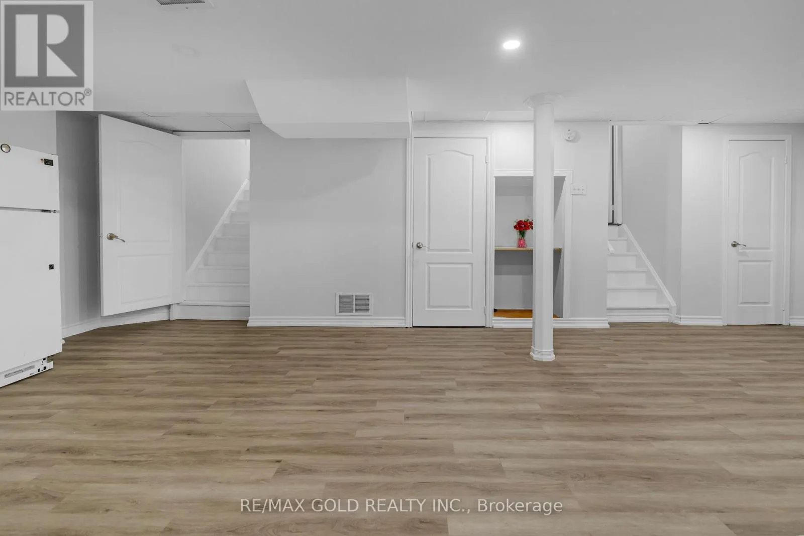48 FOUNTAINVIEW WAY