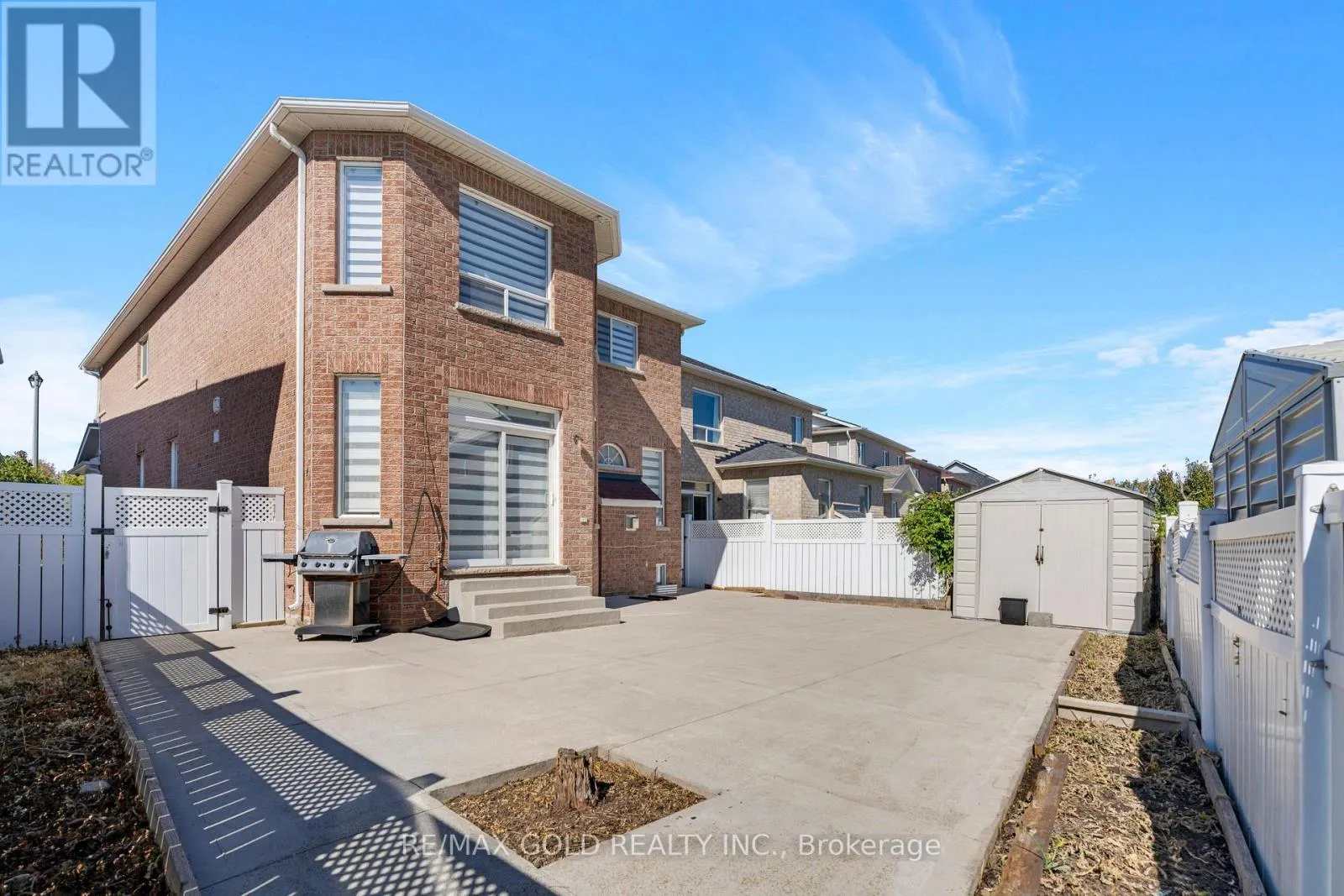48 FOUNTAINVIEW WAY