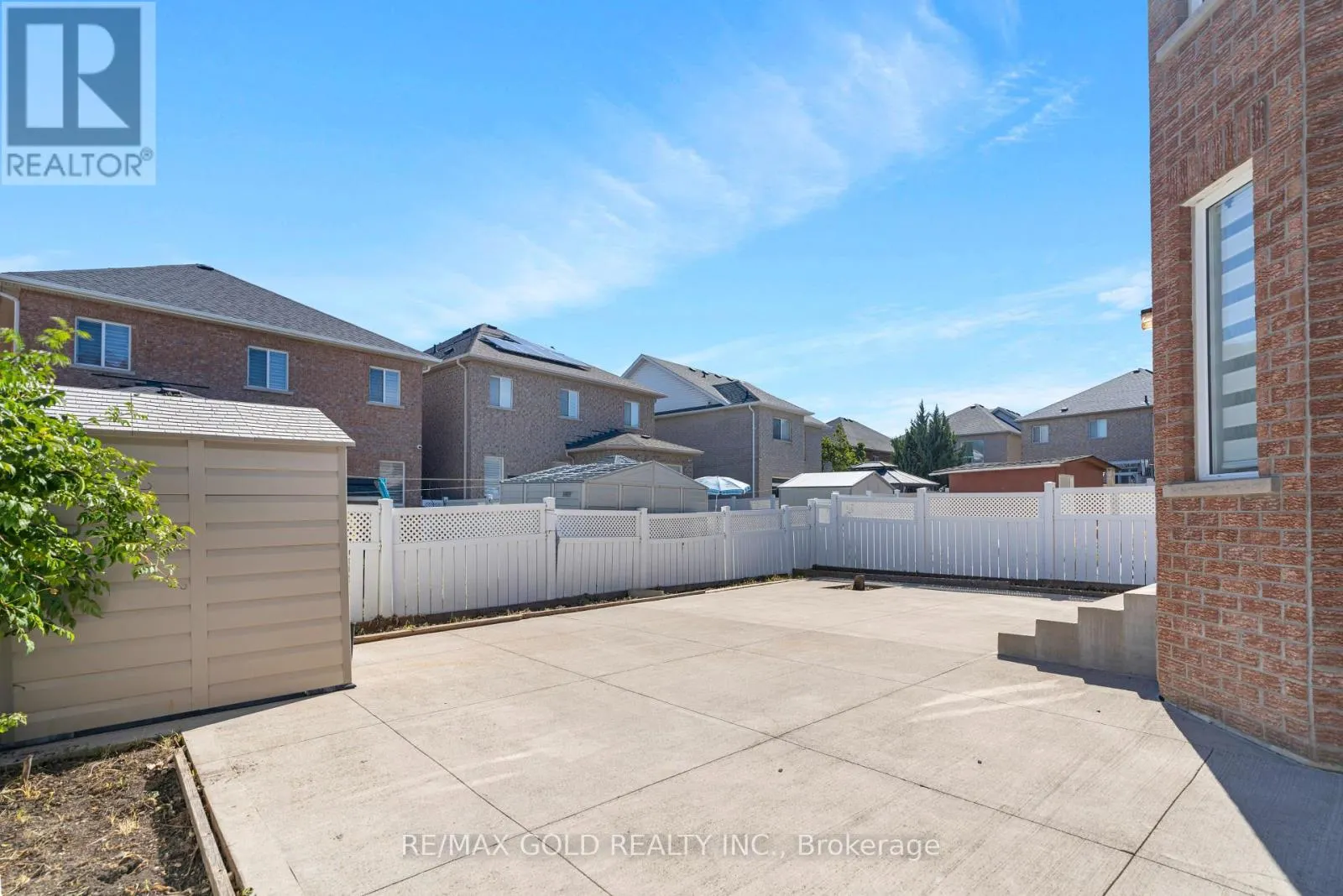 48 FOUNTAINVIEW WAY