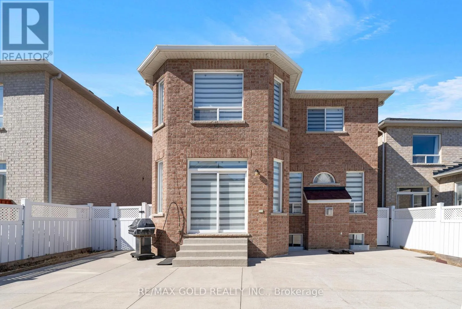 48 FOUNTAINVIEW WAY