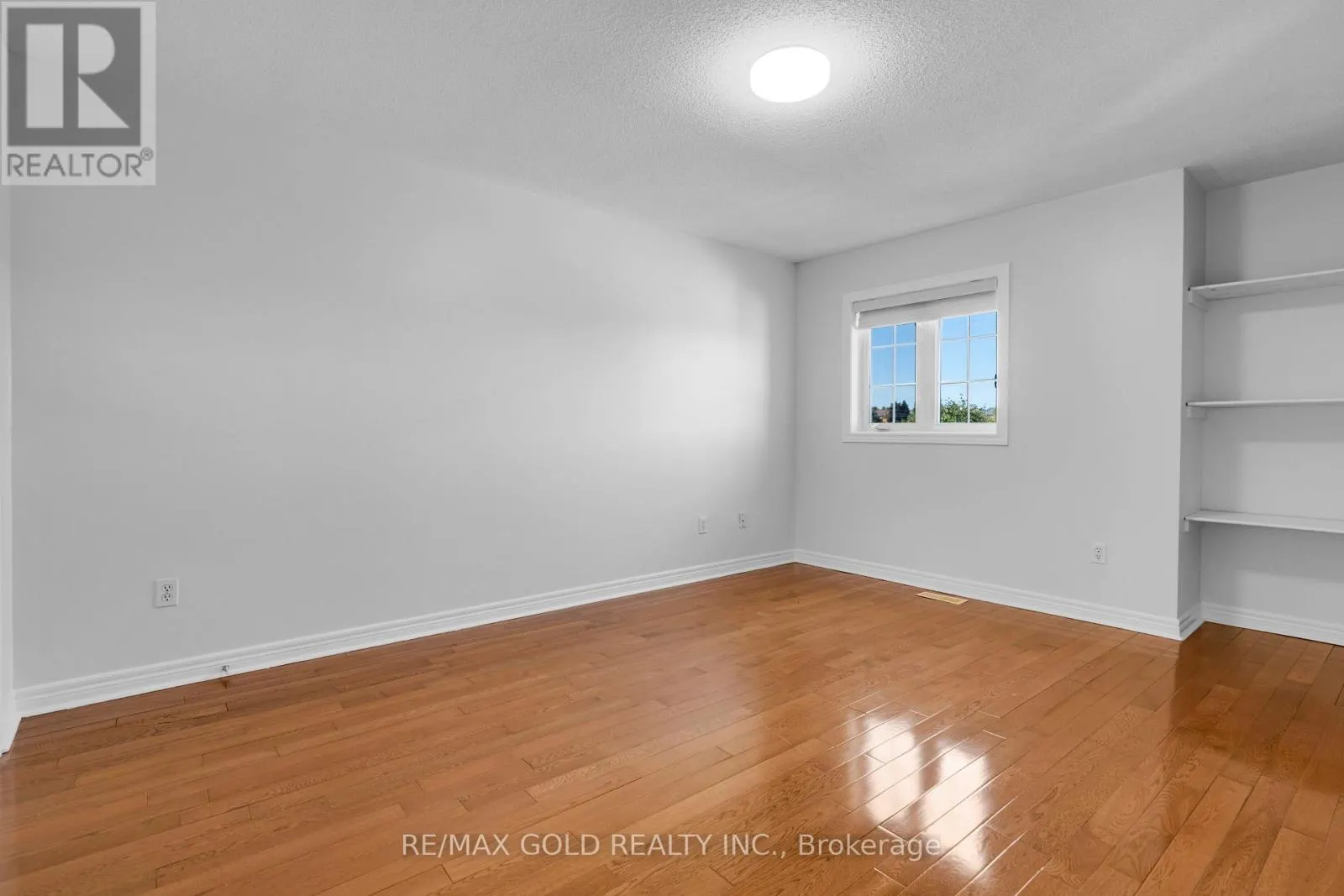 48 FOUNTAINVIEW WAY