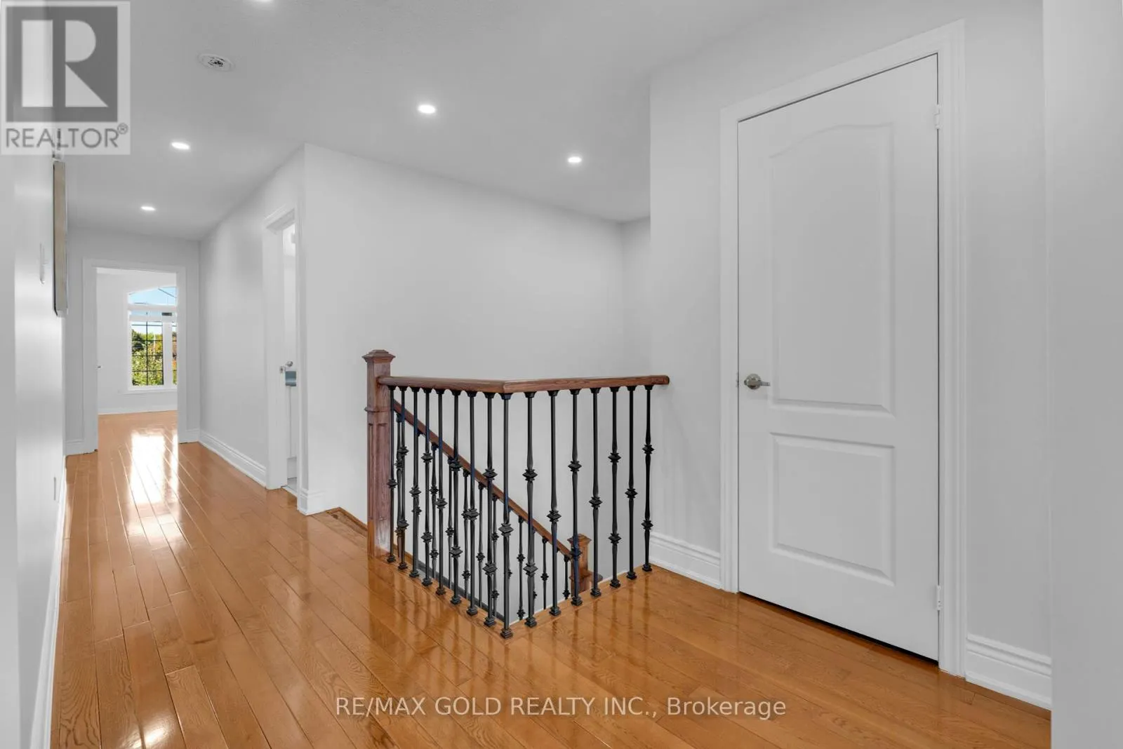 48 FOUNTAINVIEW WAY
