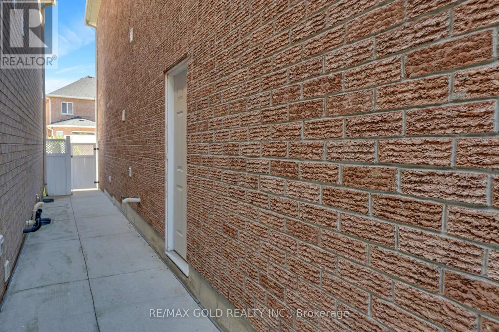 48 FOUNTAINVIEW WAY