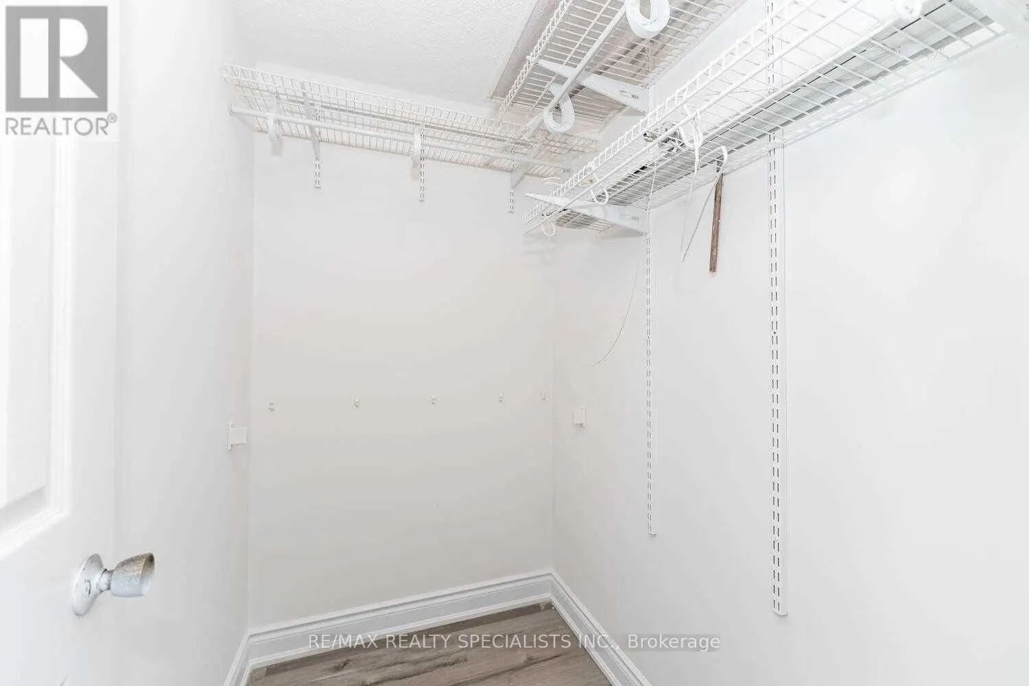 UPPER - 10 SANDMERE AVENUE