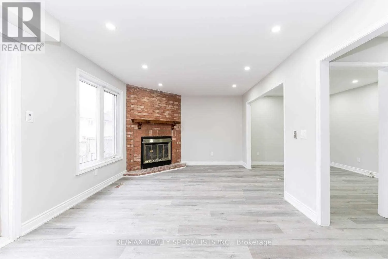 UPPER - 10 SANDMERE AVENUE