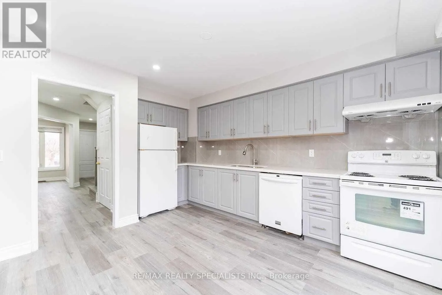 UPPER - 10 SANDMERE AVENUE