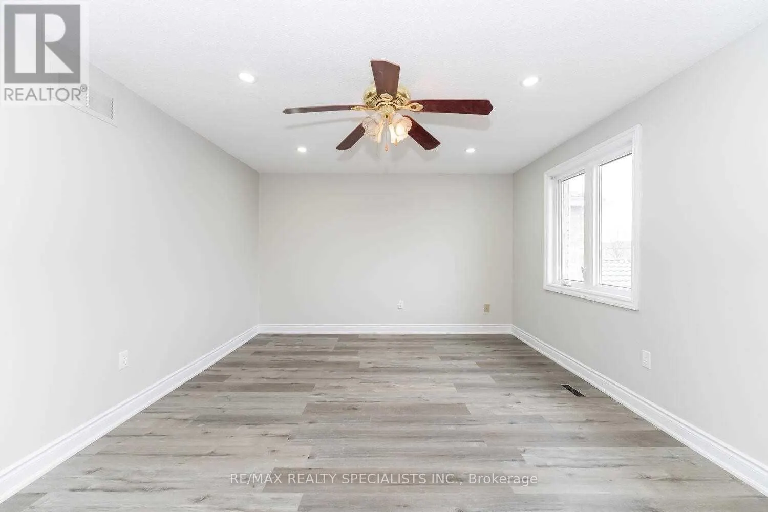 UPPER - 10 SANDMERE AVENUE