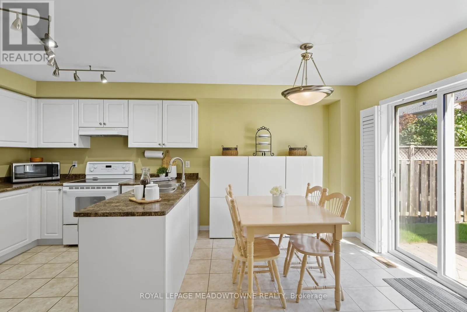 1220 TURNER DRIVE