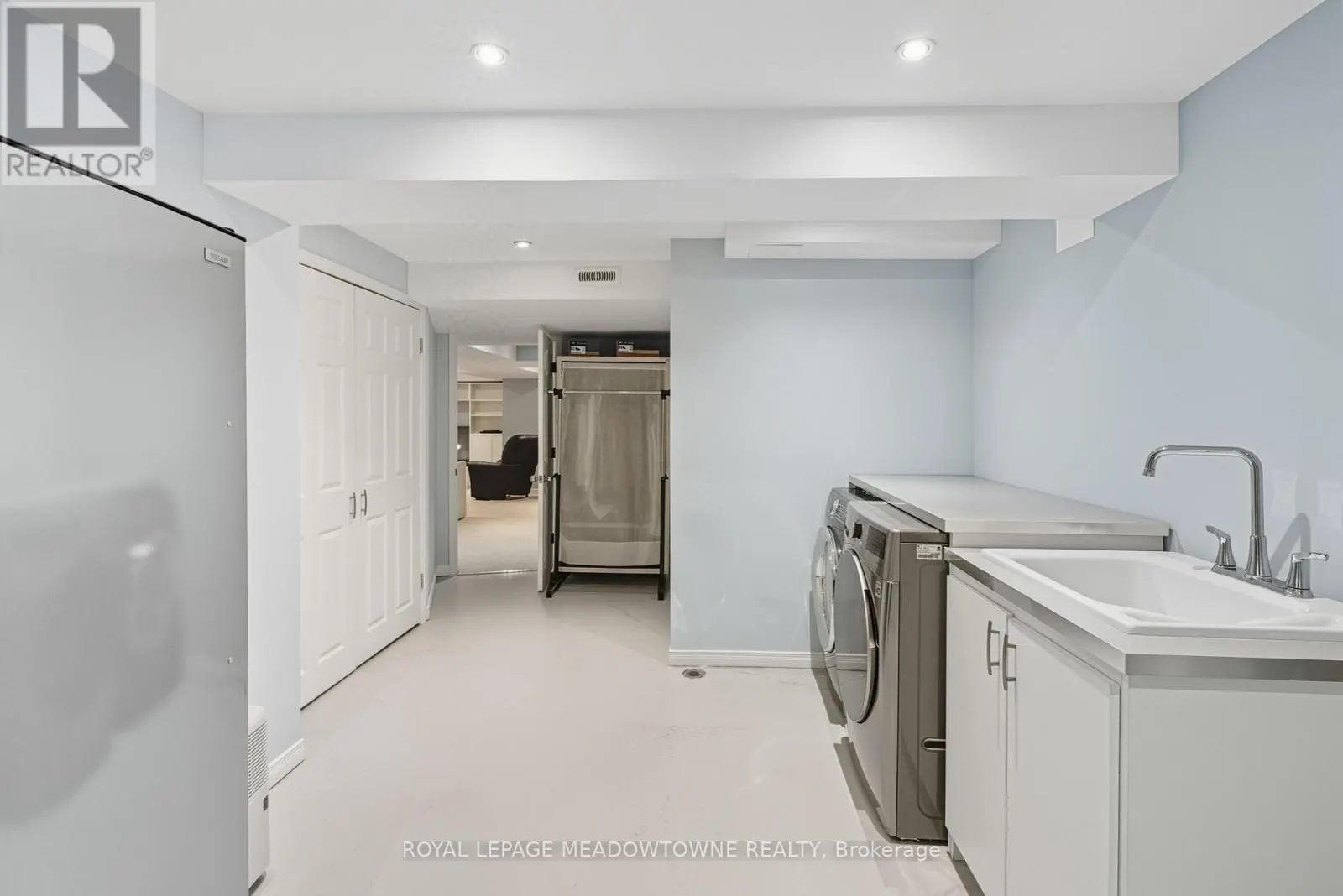1220 TURNER DRIVE