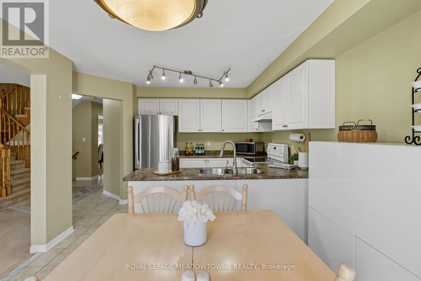 1220 TURNER DRIVE