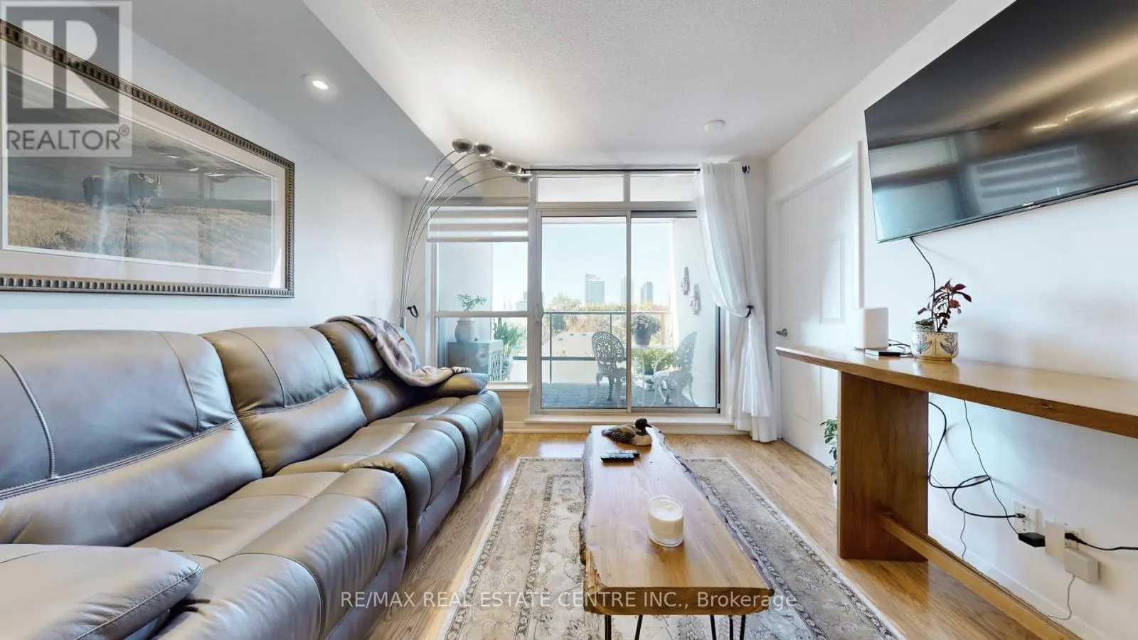505 - 220 FORUM DRIVE