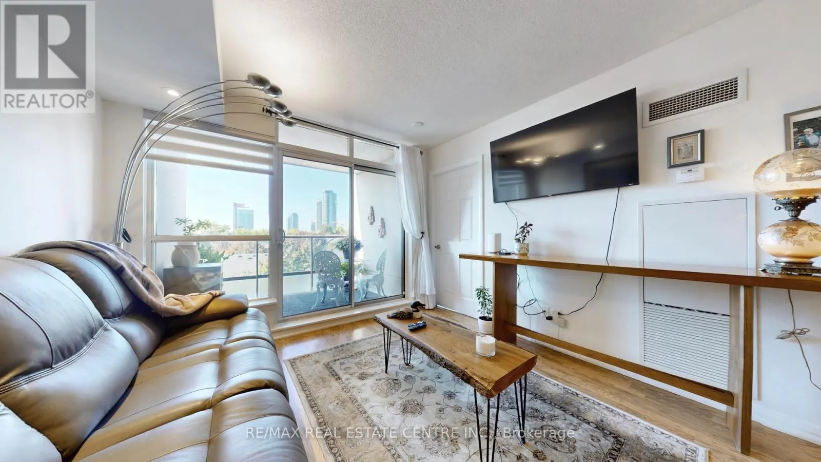 505 - 220 FORUM DRIVE