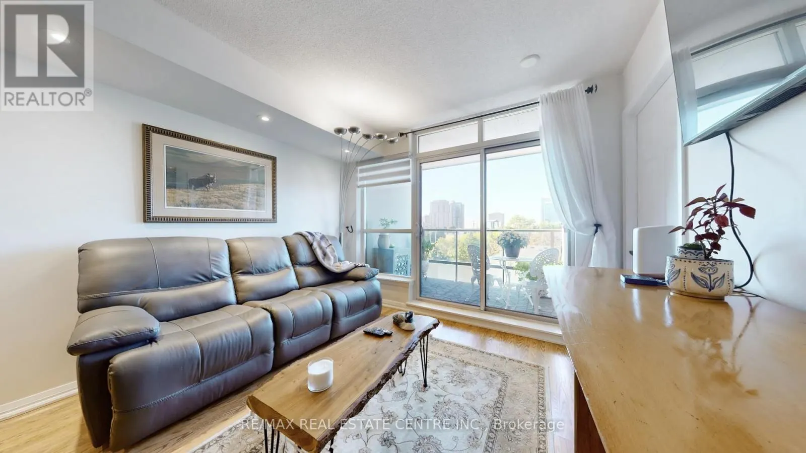 505 - 220 FORUM DRIVE