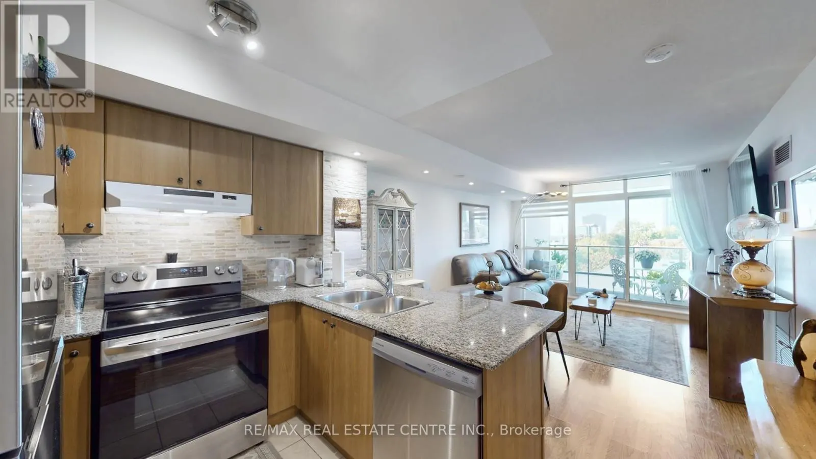 505 - 220 FORUM DRIVE