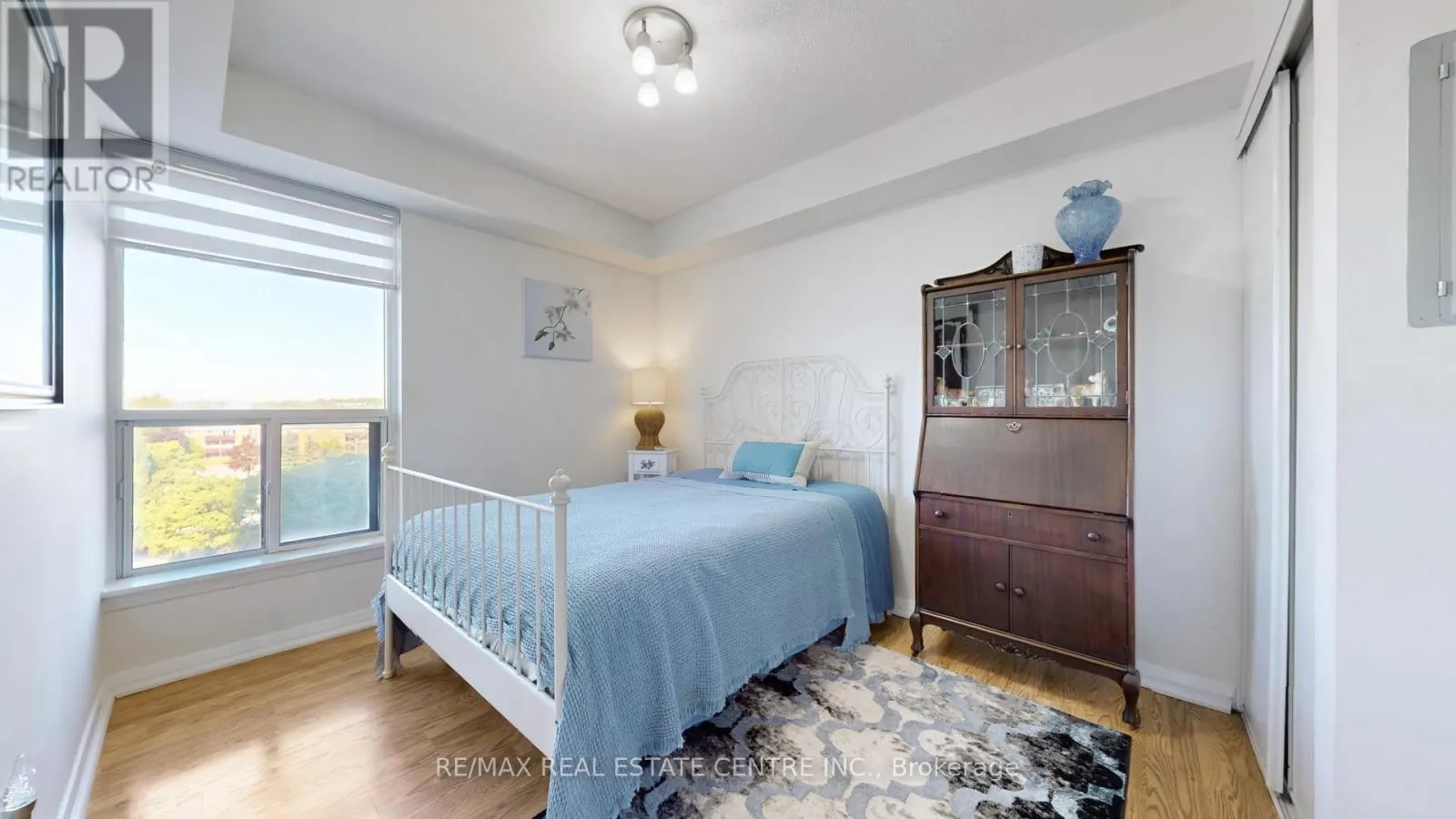 505 - 220 FORUM DRIVE