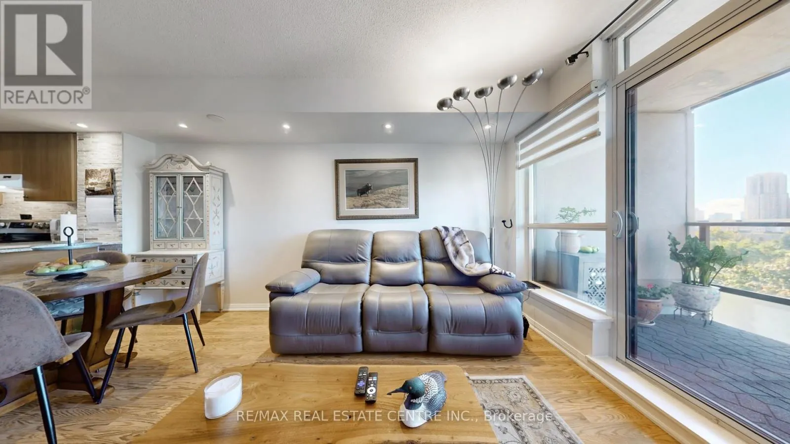 505 - 220 FORUM DRIVE